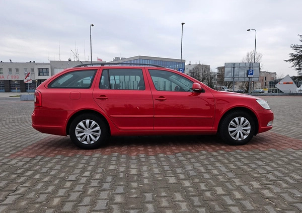 Skoda Octavia cena 21000 przebieg: 320000, rok produkcji 2010 z Poznań małe 121